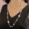 Colar Decorativo de Pérolas em Camadas para Mulheres, Corrente de Suéter de Alto Padrão, Estilo Longo Moderno para Outono e Inverno, Acessório de Luxo Leve Estilo Chanel
