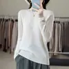 Top de punto cómodo, agradable para la piel y elegante con un diseño sencillo y elegante.. Esta pieza versátil es perfecta para usar en capas en otoño e invierno, con una construcción sin costuras