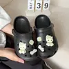 Nuevos Zuecos Lindos de Hello Kitty para Niñas, Calzado de Exterior, Elevadores de Altura, Antideslizantes, Zapatos de Playa de Suela Suave, Venta al por Mayor desde el Fabricante