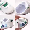 Zapatos casuales para niños pequeños, interior, suela suave, antideslizantes, zapatos para bebé, babyshoes, paso adelante, zapatos de interior para bebé BNB3007W