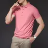 Polo Masculino de Seda Gelada para o Verão 2026 Fresco Respirável Secagem Rápida Manga Curta Casual de Negócios Gola Lapela Sem Costura Cor Sólida