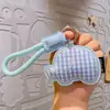 Llavero Colgante Adorno de Cuero de Fruta a Cuadros de Tela Original Colgante Creativo para Llavero Muñeca Pequeña Venta al por Mayor