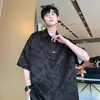 Nova Camisa Estilo Chinês Estilo Escuro Estilo Abstinência Padrão Escuro de Alta Qualidade Tops de Verão Tendência Nacional Retrô com Fivela de Metal para Homens e Mulheres