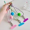 Colgante de teléfono de pompón de hilo de color dopamina de moda, llavero elegante y simple, accesorio para bolso, diseño creativo