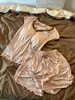 Pijama modal de manga corta con copas en el pecho para mujer, nuevo modelo verano 2026, adecuado para salir, conjunto de ropa de casa suave y acogedor con pantalones largos para mujer