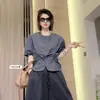 Camisa de alta gama para mujer, manga corta, nuevo estilo 2026, verano, diseño suelto plisado, sentido de diseño súper bueno, top