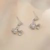 Brincos para Mulheres, Brincos de Cobre com Zircônias Micro-Cravejadas em Formato de Flor e Coração, Novo Design de Nicho, Design Simples, Joias Temperamentais e Versáteis