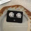 Moda Estilo Japonés Lujo Ligero Florales Estilo Chanel Pendientes para Mujer 2026 Nuevos Populares de Gama Alta Elegantes con Temperamento Tachuelas y Accesorios para Orejas