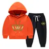 Conjunto de Suéter con Capucha para Niños Otoño e Invierno 2023 Estilo Occidental Nuevo para Niños Medianos y Grandes Ropa de Invierno Gruesa y Cálida con Forro de Felpa