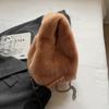 Bolsa de veludo pelúcia feminina 2024 nova outono e inverno popular bolsa de mão temperamento socialite bolsa transversal de corrente bolsa de balde