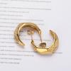 Aretes europeos y americanos transfronterizos retro estilo frío irregulares de acero de titanio elegantes que combinan con todo personalidad moda aretes chapados en oro para mujer