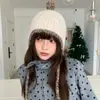 Gorro de Lana Cálido Estilo Coreano para Mujer Otoño e Invierno 2025 Nuevo Ambiente Fotográfico Gorro de Punto Protección para las Orejas Gorro Lei Feng