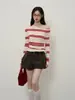 [En Stock] Top de Punto Rayado Elegante Casual de Hombros Descubiertos Ajustado para Mujer JOMI STUDIO