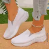 Zapatos casuales transfronterizos de talla grande, zapatos transpirables de tejido fly-knit para mujer, zapatos de malla ligeros y cómodos, zapatos casuales de corte bajo con suela suave