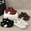 Versão auto-mantida! Cadarço bloco de cores salto oculto sapatos de treino alemães femininos 2026 novos retrô versáteis sapatos Forrest Gump sapatos esportivos femininos