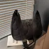 Bolsa Transversal Feminina Bordada em Algodão, Estilo Novo de Inverno Transfronteiriço, Bolsa de Ombro Leve de Grande Capacidade Casual, Bolsa Versátil para o Dia a Dia