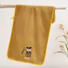 Toalha de Veludo Coral com Desenho Animado e Bordado, Toalha de Banho Espessa de Secagem Rápida, Toalha de Rosto Doméstica Transfronteiriça, Toalha de Presente Souvenir