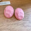 Pendientes Ovalados Plisados con Goteo de Aceite de Aguja Plateada para Mujer 2026 Nuevo Estilo Pendientes Lujo Ligero Diseño de Gama Alta Pendientes de Nicho
