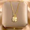 Nova Corrente para Clavícula com Pingente de Nó Ruyi, Coração e Trevo de Quatro Folhas - Colar Chave de Luxo Leve para Mulheres - Joia da Moda Exquisita com Zircônia