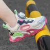 Sapatos Infantis Mais Vendidos Atacado Vazados para Crianças Pequenas, Médias e Grandes Verão Outdoor Sapatos de Pai Fivela Giratória Antiderrapante Respirável Tênis para Corrida e Esportes