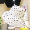 Sombrero femenino primavera y verano lindo flor bordada sombrero de pescador para padres e hijos coreano protección solar sombrero para el sol simple moda sombrero de cubo