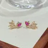 Brincos de Carpa, Brincos Doces de Coríndon Vermelho, Agulhas de Prata 925, Acessórios Modernos e Versáteis, Luxo Acessível e Exquisitos Brincos de Peixe para Outono e Inverno