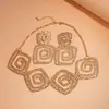 Collar Cuadrado Hueco Plegado Transfronterizo Europeo y Americano, Cadena para Clavícula de Moda Personalizada, Juego de Pendientes y Collar de Lujo Ligero de Gama Alta