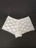 Calzoncillos tipo bóxer de encaje para mujer, de cintura media, transpirables, con bordes ondulados, sin costuras, no aprietan, disponibles en varios colores, suministro directo del fabricante, entrepierna de algodón puro