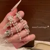 La Diosa de la Belleza Desciende: Pendientes de Borla de Perlas y Flores de Hada Súper, Lujo Ligero, Gama Alta, Pendientes Elegantes, Accesorios para Orejas Únicos y Hermosos