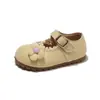 Sapatos de Couro para Meninas Sapatos com Cabeça Grande de Flor Sapatos Estilosos de Princesa 2026 Outono Novo Estilo Pequeno Chanel Coreano Sapatos de Performance