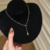Colar de Design de Moda de Luxo Leve de Nicho para Mulheres 2025 Novo Elegante Colar de Alta Qualidade Corrente Simples e Versátil para a Clavícula
