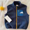 Colete de Fleece Infantil Masculino 2026 Outono/Inverno Novo Estilo Colete de Veludo Plus para Criança Gilet Quente da Moda Roupa Externa para Meninas