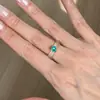 Anel Coração de Paraíba com Cristal Branco Sintético para Mulheres, Verão, Iluminador, Transparente, Simples, Design de Nicho, Anel com Sensação Fresca
