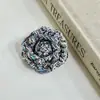 Broche de Camelia de Perlas Estilo Nuevo Primavera 2026 Tweed a Cuadros de Alta Gama Accesorios Versátiles para Ropa