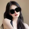 Nova Corrente para Óculos de Sol Fashion Caixa Óculos de Sol Feminino Celebridade da Internet Quente Armação Grande Mostrando o Rosto Pequeno Alta Qualidade Óculos de Sol com Proteção UV