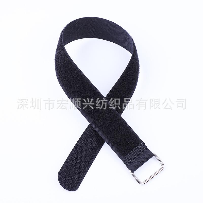 带铁扣绑带