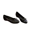 Bailarinas poco profundas de punta redonda con textura de piel de oveja y lazo estilo francés, zapatos slip-on versátiles con aumento de altura interno para mujer