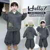 Conjunto de Sudadera de Forro Polar de Invierno para Niños 2025 Nuevo Estilo Coreano Conjunto Deportivo de Dos Piezas para Niños Pequeños y Medianos Ropa de Moda para Niños