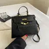 Bolsa Kelly Simples e Estilosa para Mulheres, Nova Bolsa de Mão de Luxo Tendência 2026, Bolsa Quadrada Pequena com Padrão de Crocodilo, Bolsa de Ombro e Transversal