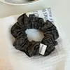 Faixa de Cabelo Xadrez Vintage Versátil para Mulheres, Estilo Universitário, Presilha de Cabelo Elegante, Faixa Larga de Esponja Alta para Cabelo
