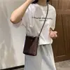 Bolso Cruzado Tejido para Mujer Diseño de Nicho Bolso de Hombro Simple Bolso Mini de Moda para Teléfono Estilo Coreano Bolso de Cuero Suave