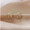 Aretes de Molino de Viento para Mujer, Aretes Minimalistas de Trébol de Cuatro Hojas, Nuevos Aretes para el Trabajo 2025, Clavos de Trébol de Cuatro Hojas