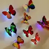 Pegatinas de mariposas luminosas para dormitorio y sala de estar, pared de fondo autoadhesiva con luz electrónica LED, decoración linda y romántica de escena navideña
