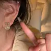 Pendientes de Aro con Lazo de Diamantes y Perlas Destellantes Diseño de Nicho Personalidad Única Pendientes de Alta Gama Lujo Ligero Pendientes Exquisitos para Mujer