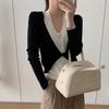 Suéter de Tricô com Gola Alta Color-Blocking Cor de Caranguejo de Cinco Cores para Mulheres, Novo Outono Estilo Coreano Elegante e Delicado Falso Top de Duas Peças