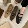 Mocasines Estilo Británico 2026 Primavera/Otoño Nueva Moda Punta Cuadrada Pequeña Tacón Bajo Correa Única Simple Zapatos Pequeños de Piel para Mujer