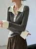 26 Ropa interior elegante Otoño/Invierno, un hermoso top con patchwork de color contrastante, un suéter de punto de imitación de dos piezas con cuello en V, una prenda interior para mujer