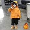 Chaqueta de Primavera y Otoño para Niños 2026 Nuevo Estilo para Niños Pequeños y Medianos Fresca y Guapa Ropa de Otoño Chaqueta con Capucha 3 en 1 para Niños Exterior
