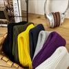 Calcetines de tubo medio de color liso para hombre, deportivos, japoneses, de línea gruesa, combinables, para primavera y verano, para hombre y mujer.