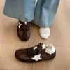 Zapatillas de ballet patchwork de estrella retro de nicho para mujer, nuevo estilo de moda de verano, suela fina con aumento de altura interno, zapatos casuales versátiles